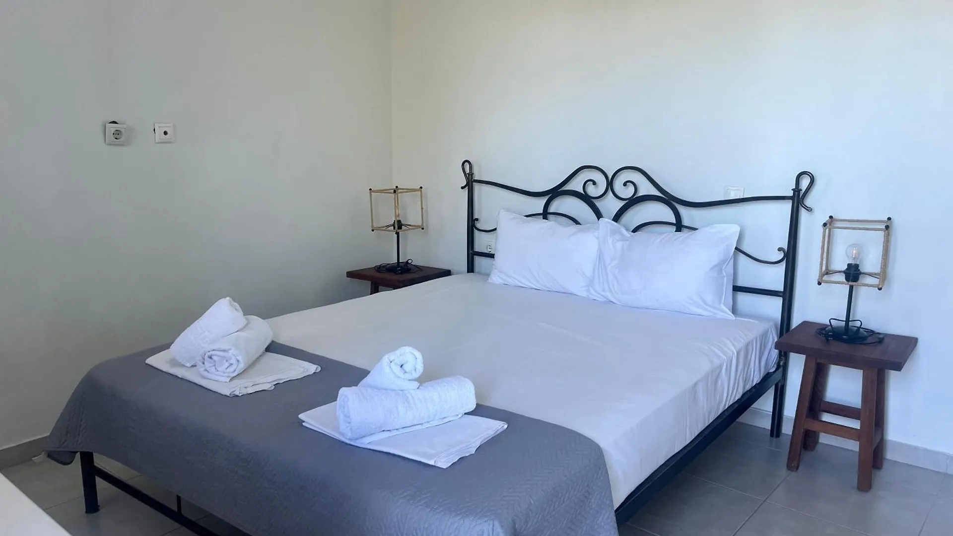 The Beach House - Apartments & Studios (Adults Only) Άφυτος Πανσιόν