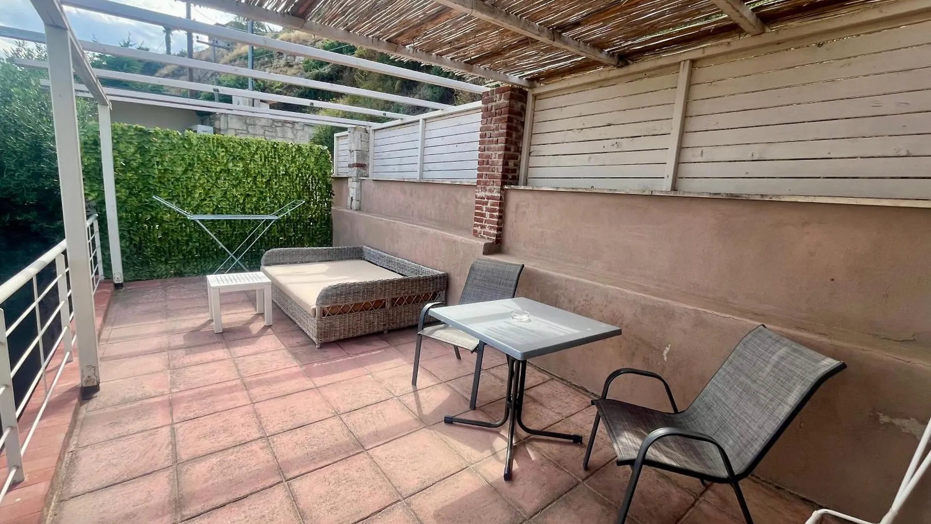 The Beach House - Apartments & Studios (Adults Only) Άφυτος Πανσιόν