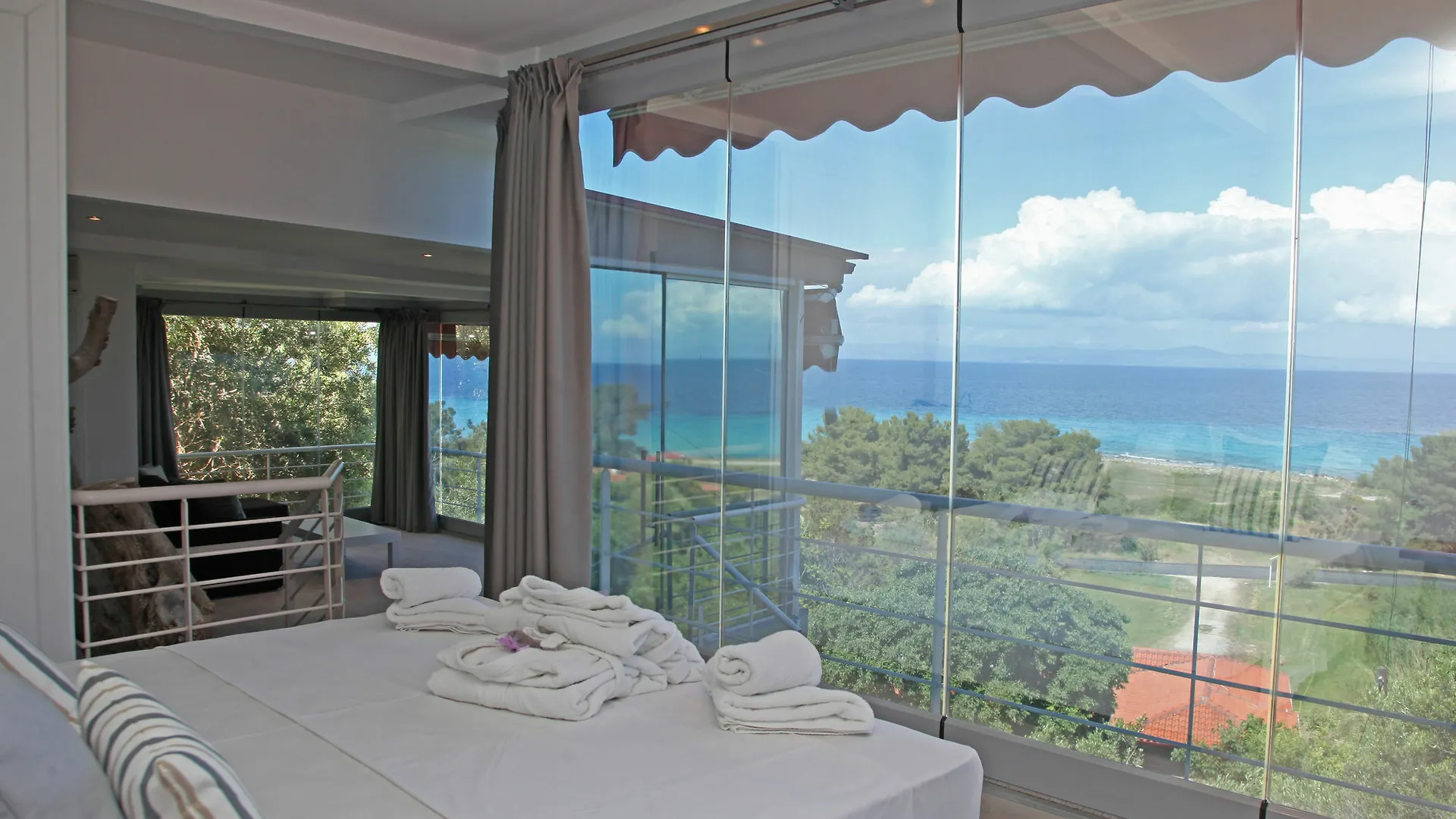 The Beach House - Apartments & Studios (Adults Only) Άφυτος 4*,  Ελλάδα