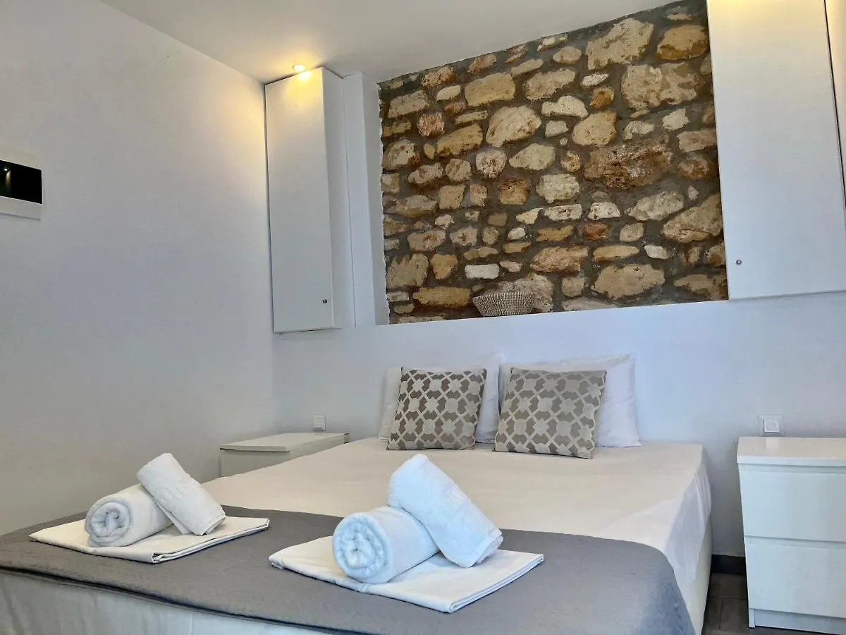 The Beach House - Apartments & Studios (Adults Only) Áfitos Casa de hóspedes