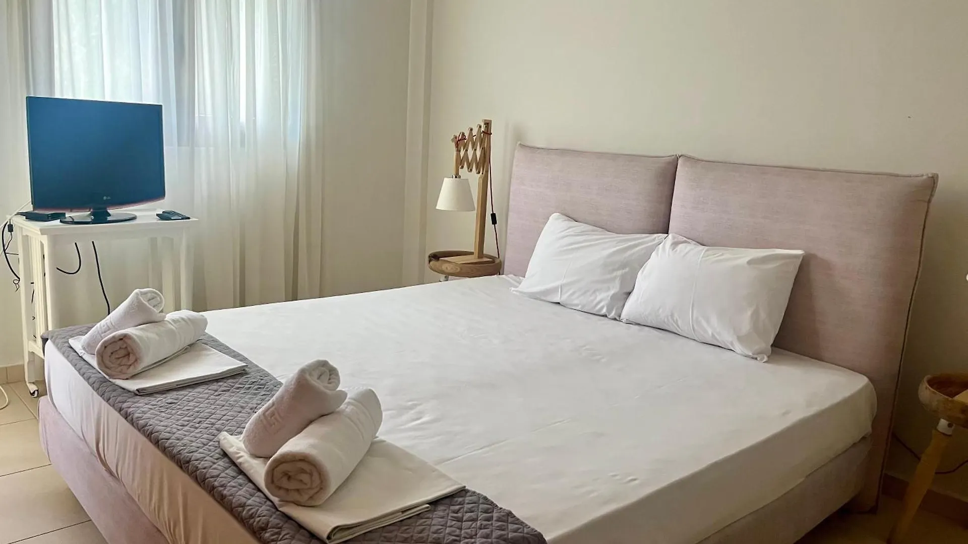 The Beach House - Apartments & Studios (Adults Only) Áfitos Gasthof
