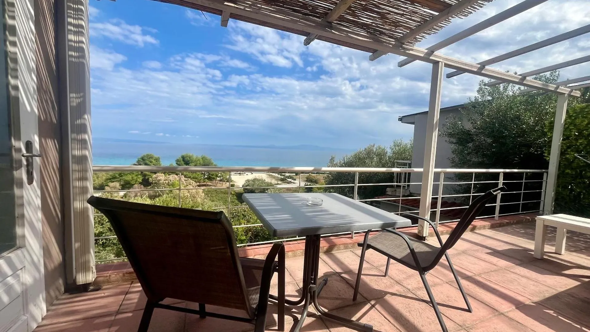 Gasthof The Beach House - Apartments & Studios (Adults Only) Áfitos