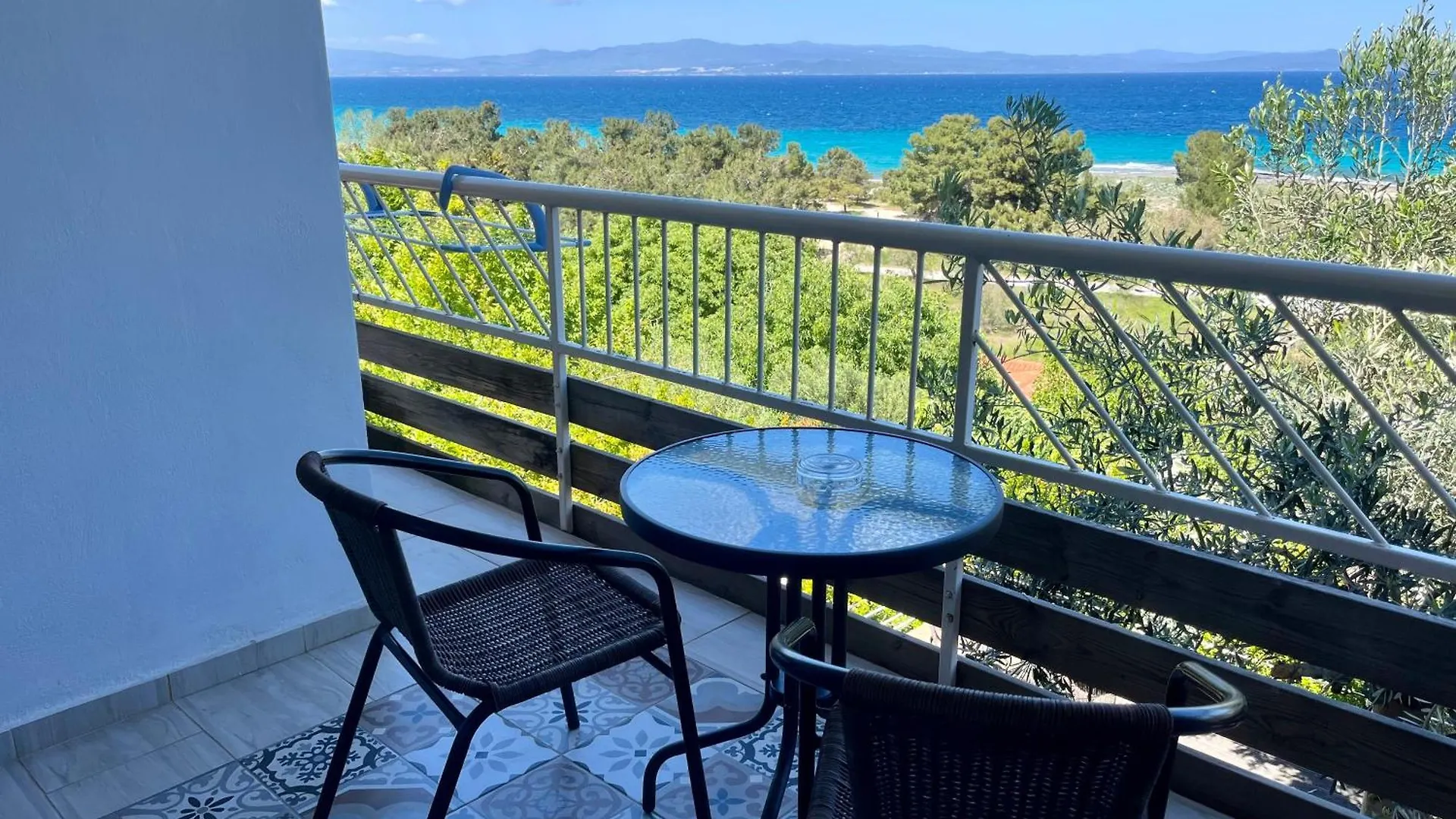 The Beach House - Apartments & Studios (Adults Only) Afytos Guest house