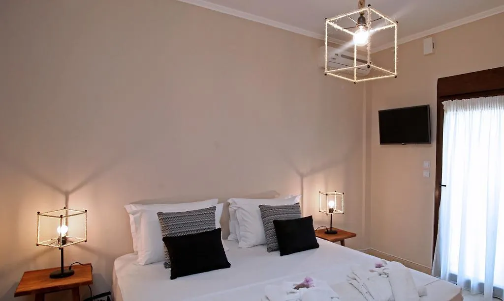 The Beach House - Apartments & Studios (Adults Only) Áfitos 4*,  Grécia