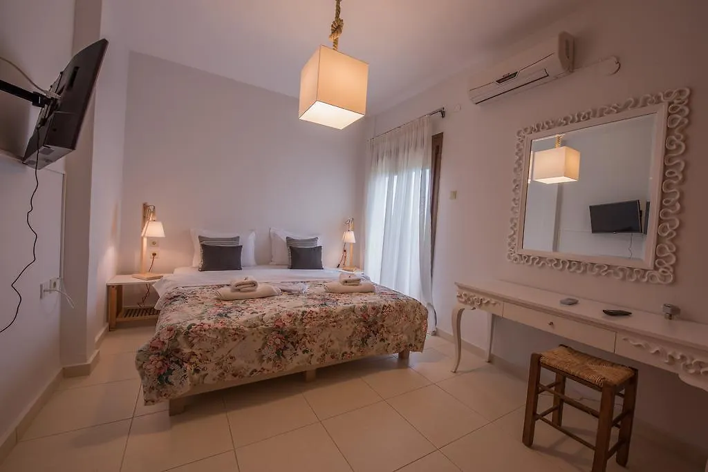 The Beach House - Apartments & Studios (Adults Only) Afytos Guest house