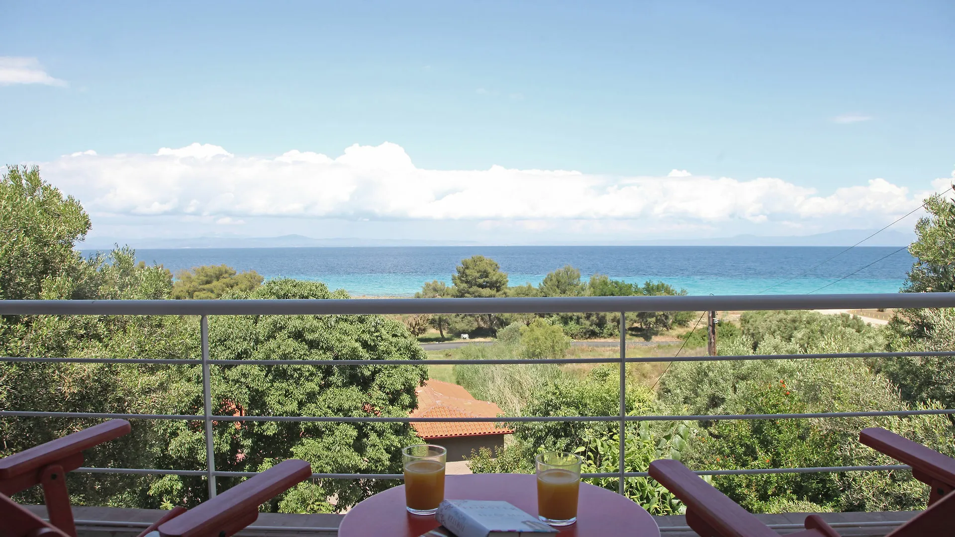 The Beach House - Apartments & Studios (Adults Only) Afytos 4*,  Greece