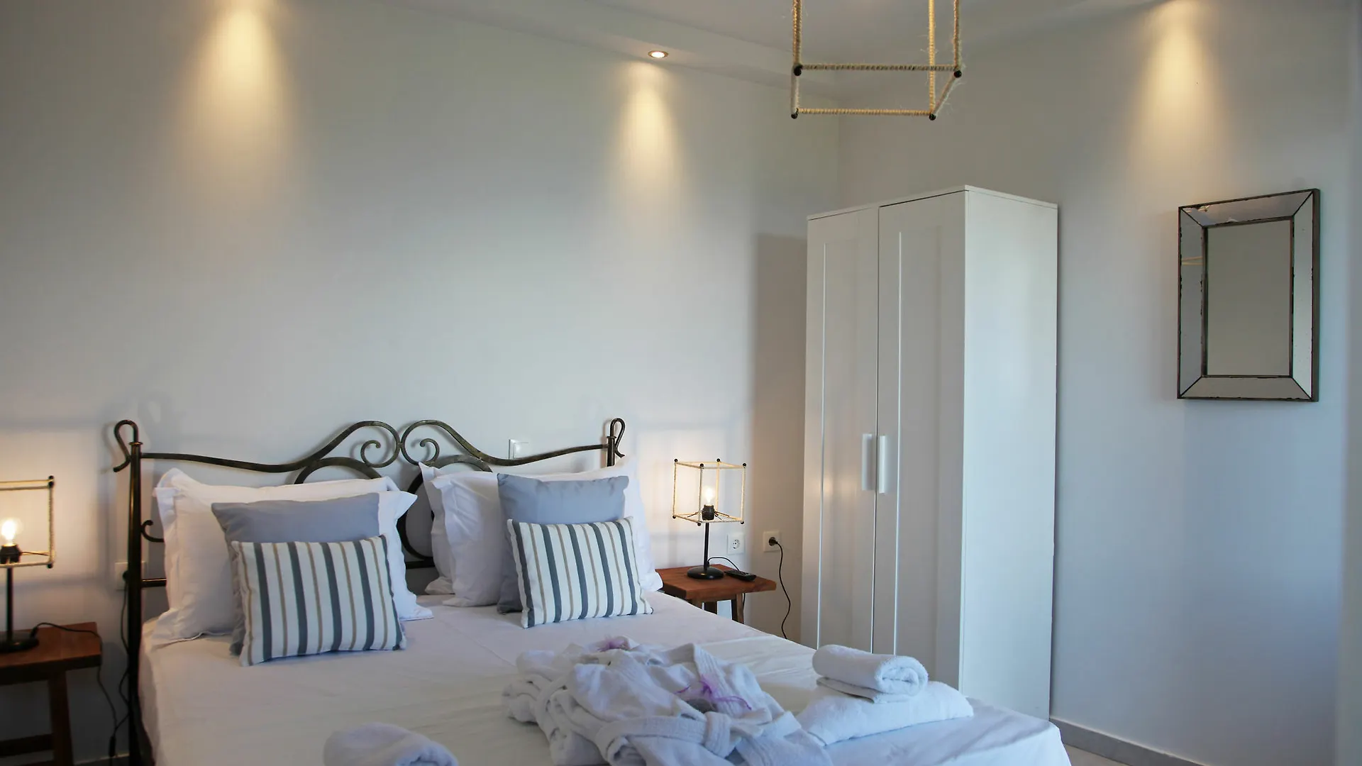 The Beach House - Apartments & Studios (Adults Only) Afytos 4*,